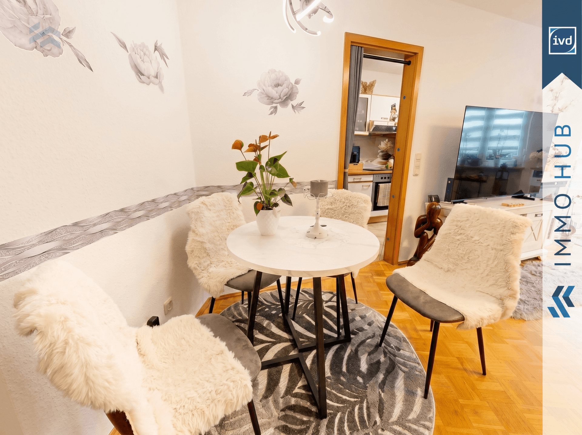 +++ Modernisierte Kapitalanlage: Erdgeschosswohnung mit Terrasse, Garten & Tiefgaragenstellplatz +++ – Bild 3