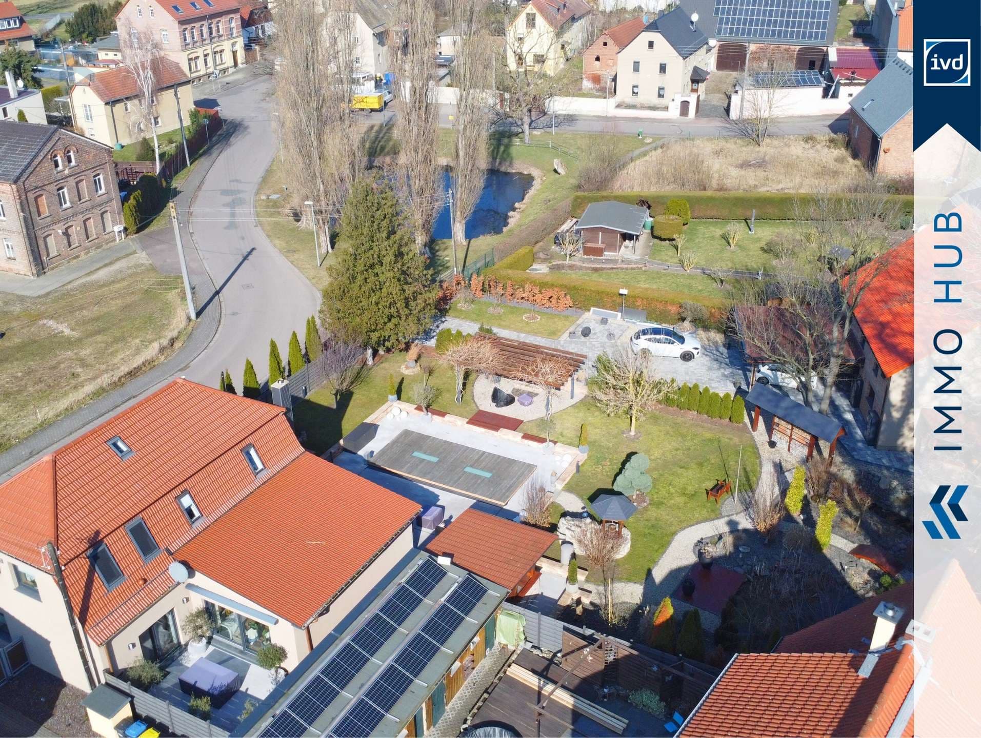 Vorderhaus + Garten