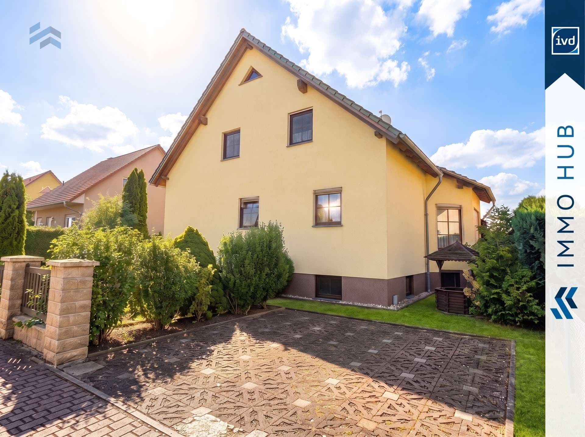 +++Großzügiges Zweifamilienhaus mit Einliegerwohnung, Pool und unverbaubarem Naturblick+++ – Bild 2