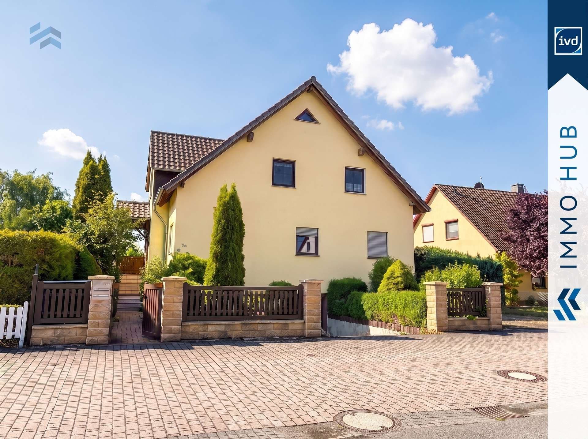 +++Großzügiges Zweifamilienhaus mit Einliegerwohnung, Pool und unverbaubarem Naturblick+++ – Bild 1