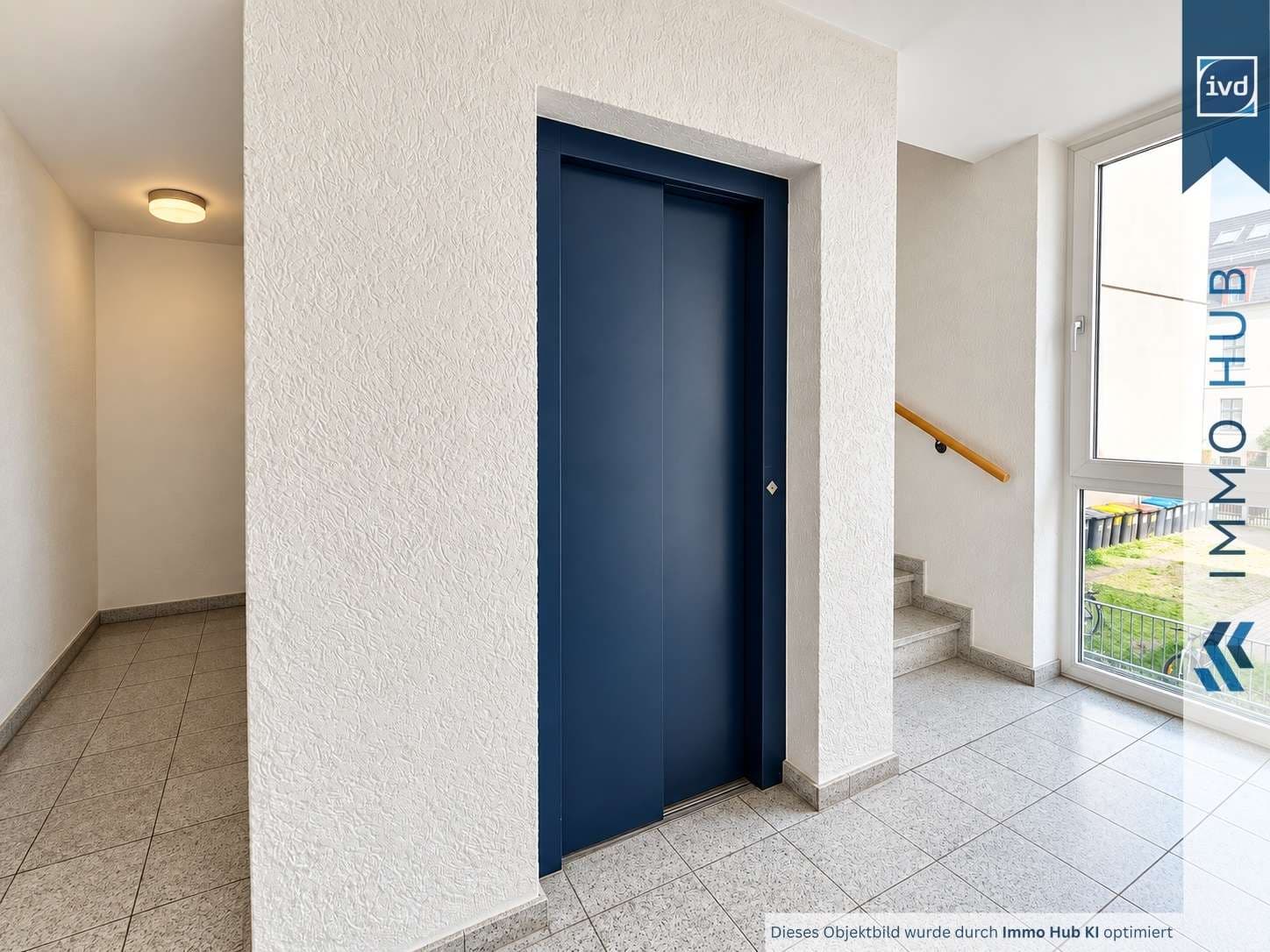 Hausflur mit Fahrstuhl
