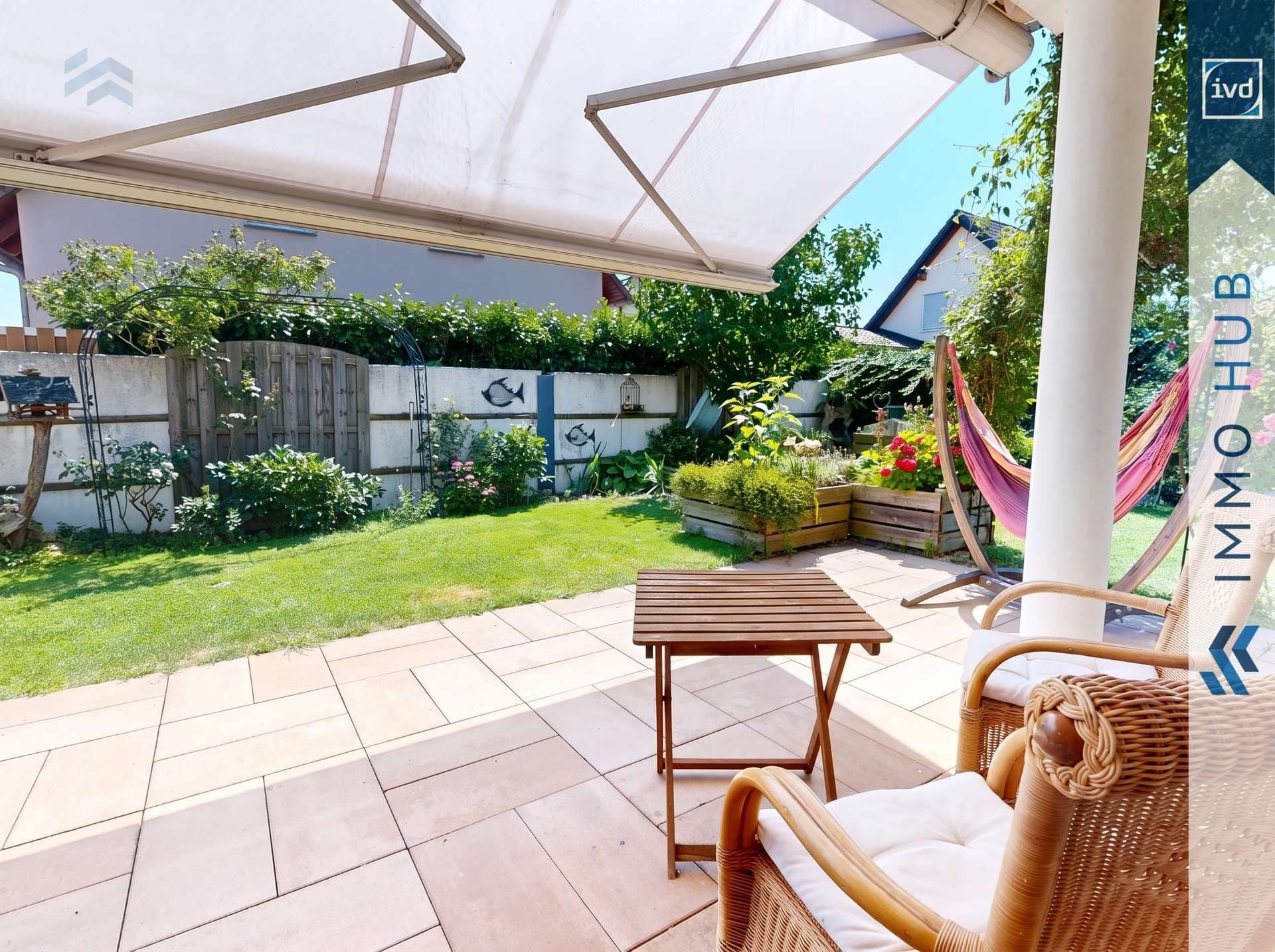Terrasse mit Markise