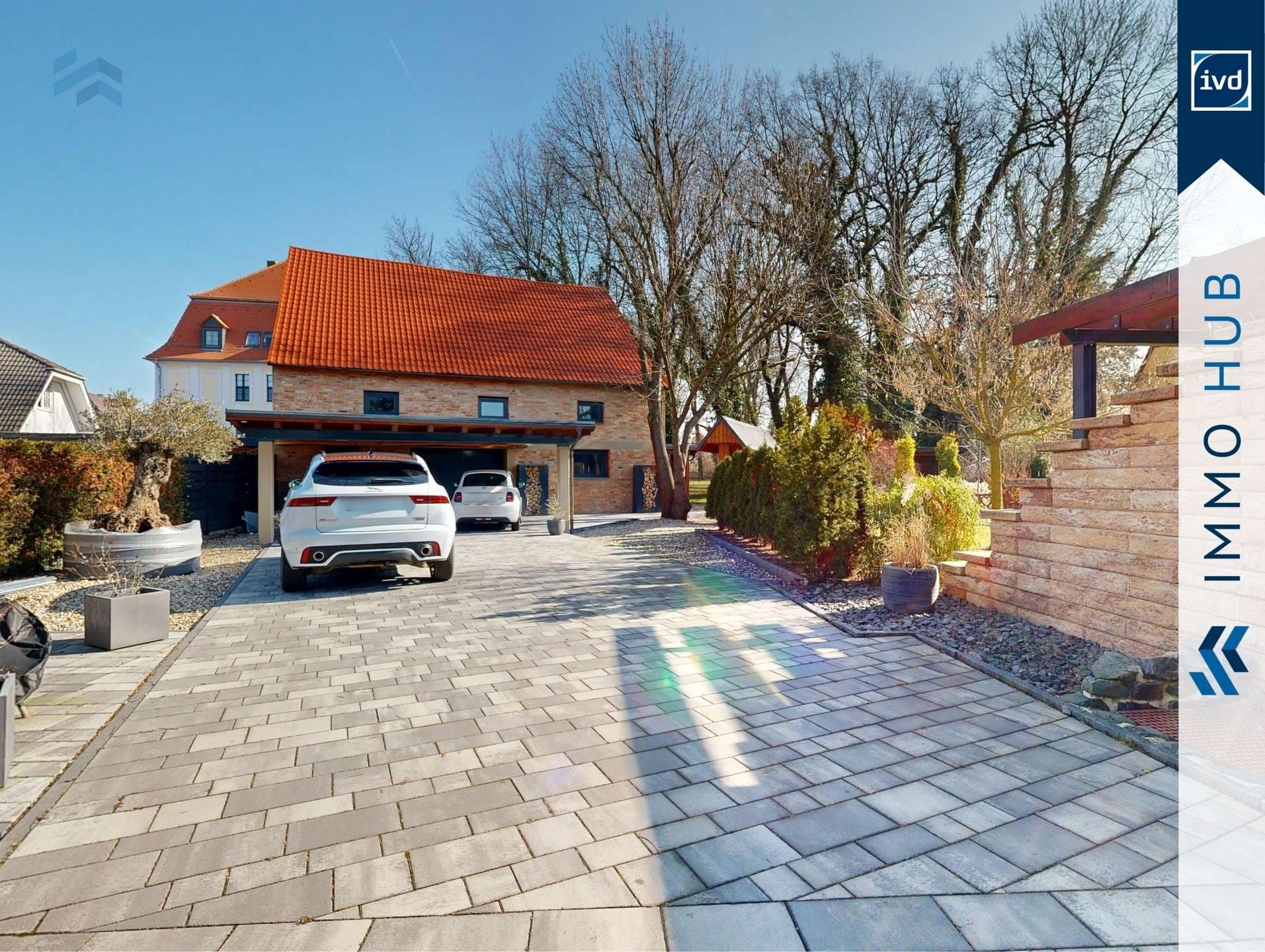 Einfahrt + Hinterhaus (3)