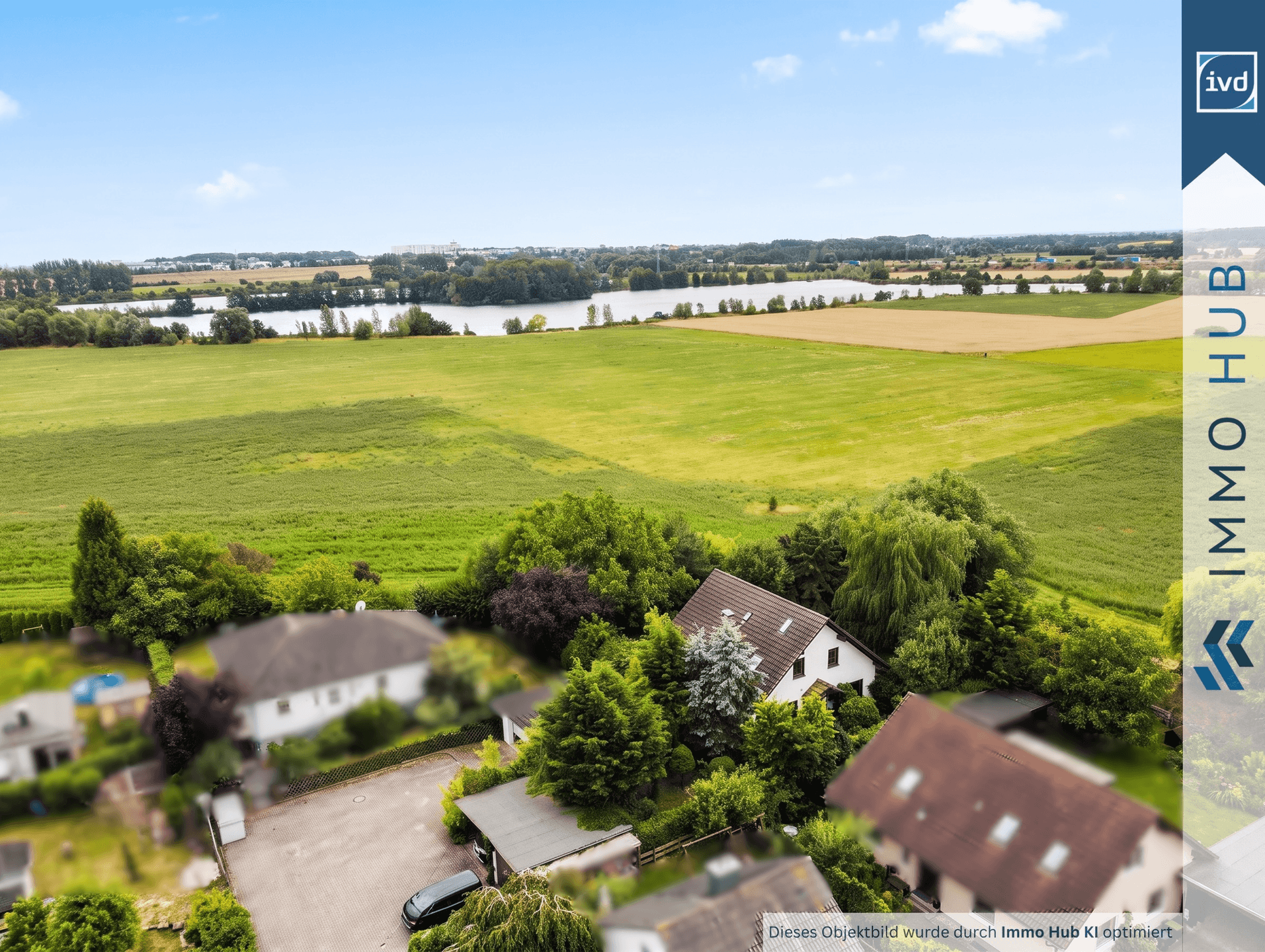 Luftaufnahme mit See
