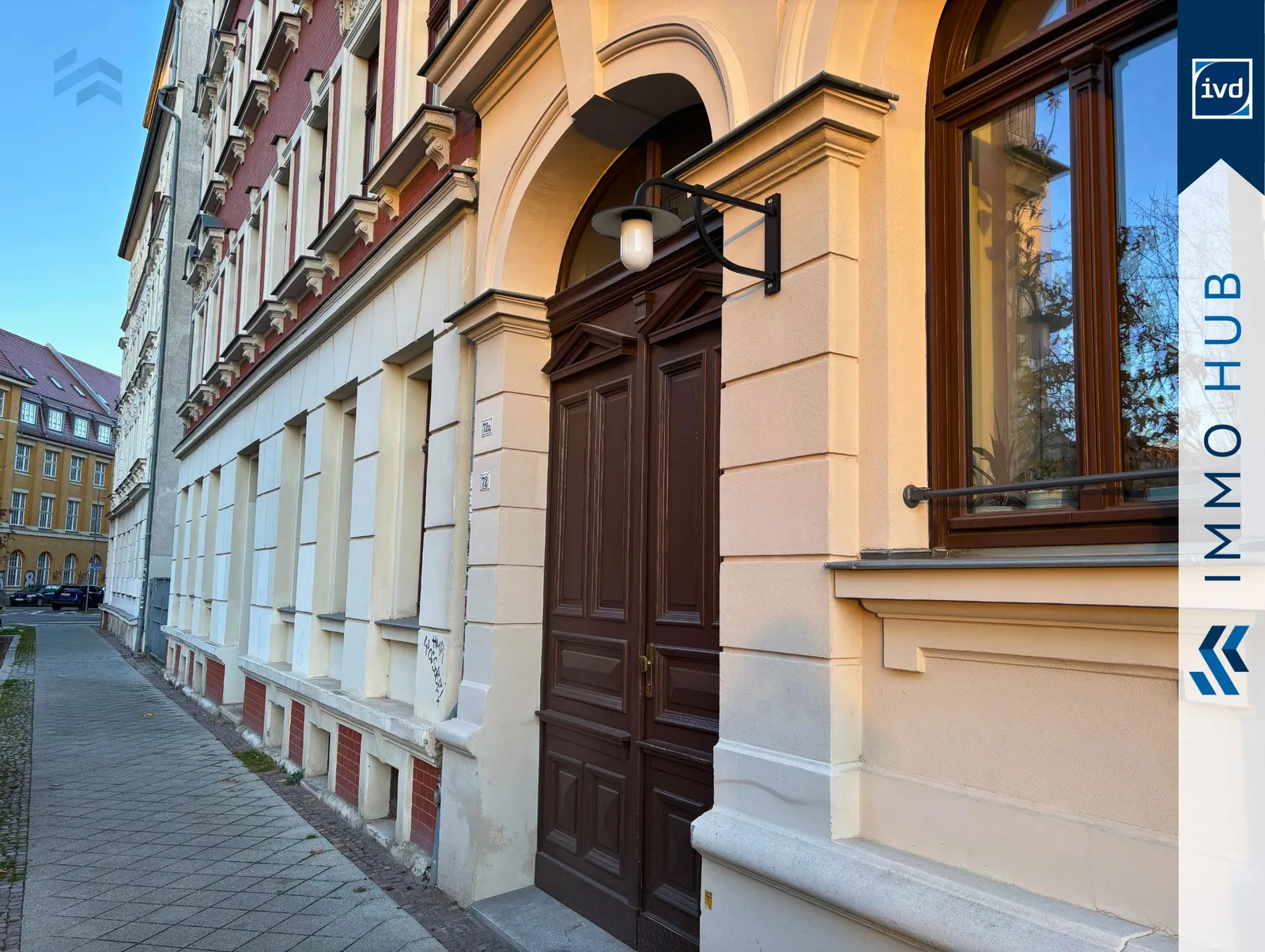 Hauseingang eines Leipziger Objekts – Foto der Immo Hub GmbH