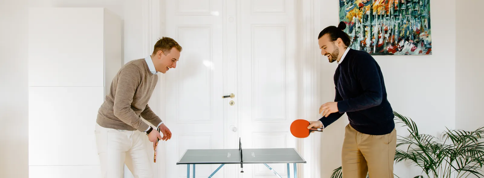 Teamkultur bei der Immo Hub GmbH – Pause am Tischtennistisch